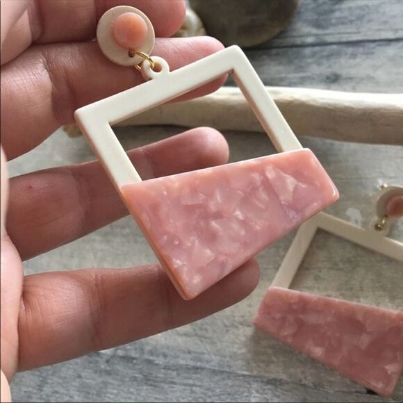 Art Deco Acrylic Pink Square Earrings Retro - Picture 2 of 6
